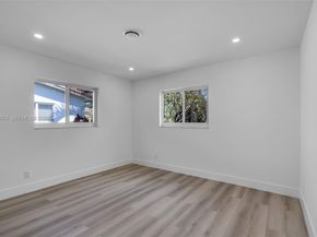 4401 NE 13th Ave, Oakland Park FL 33334