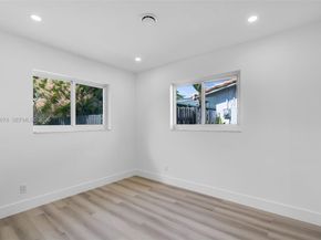 4401 NE 13th Ave, Oakland Park FL 33334