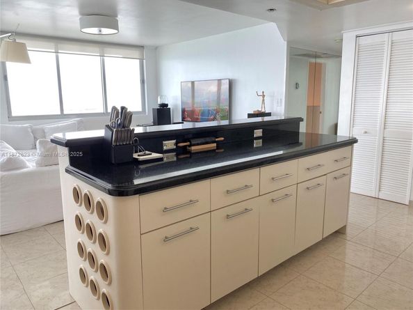 7135 Collins Ave 1806, Miami Beach FL 33141