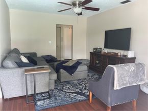 5217 SW 87th Ave, Cooper City FL 33328