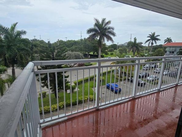 405 S Pine Island Rd 401D, Plantation FL 33324