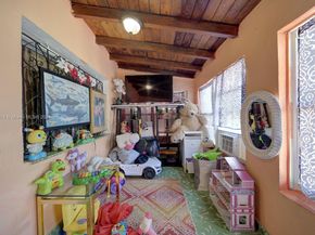 1877 SW 6th St, Miami FL 33135