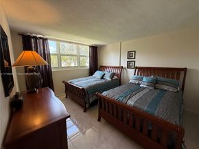400 SE 10th St 214, Deerfield Beach FL 33441