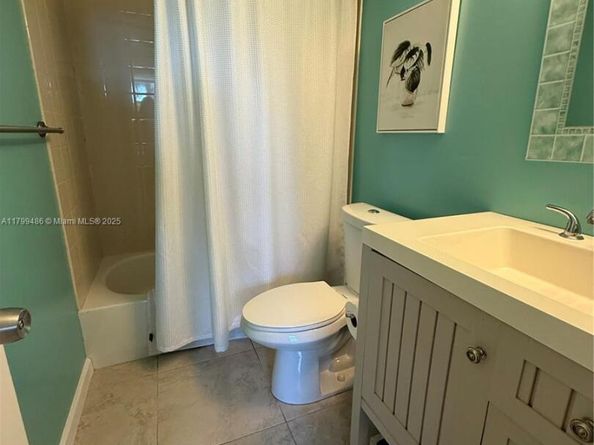 400 SE 10th St 214, Deerfield Beach FL 33441