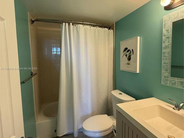 400 SE 10th St 214, Deerfield Beach FL 33441