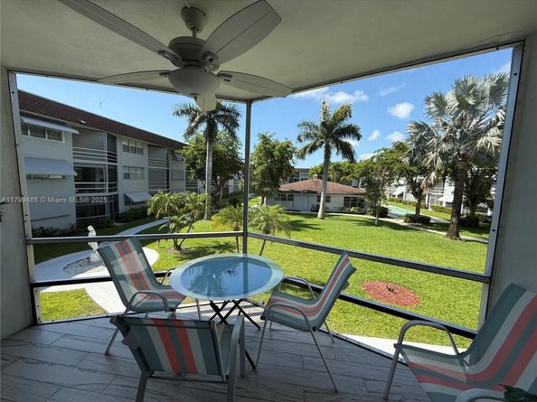 400 SE 10th St 214, Deerfield Beach FL 33441