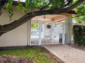 11201 SW 13th St 101, Pembroke Pines FL 33025
