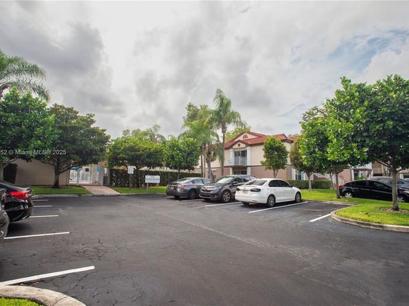 11201 SW 13th St 101, Pembroke Pines FL 33025