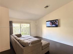 4309 Pine Ridge Ct, Weston FL 33331