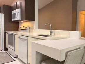 4309 Pine Ridge Ct, Weston FL 33331