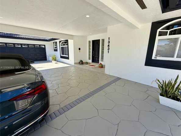 13431 SW 32nd St, Miami FL 33175