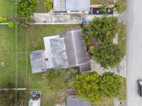 11401 SW 57th St, Miami FL 33173