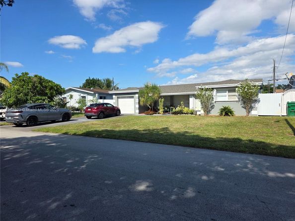 7917 Tropicana St, Miramar FL 33023