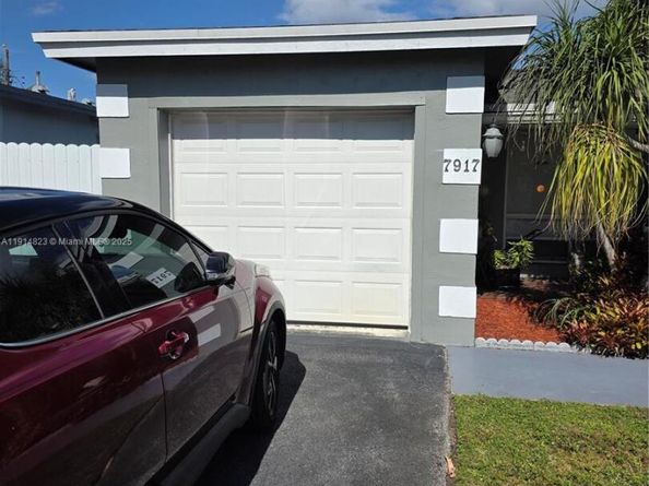7917 Tropicana St, Miramar FL 33023