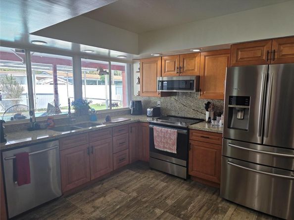 7917 Tropicana St, Miramar FL 33023