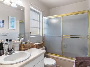 2031 Dewey St 302, Hollywood FL 33020