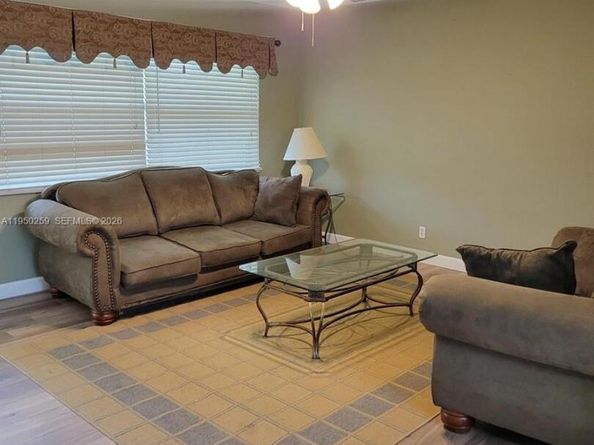 2031 Dewey St 302, Hollywood FL 33020