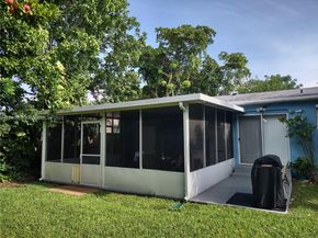 2506 Mayo St, Hollywood FL 33020
