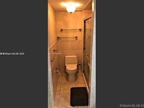 342 Lakeview Dr 102, Weston FL 33326