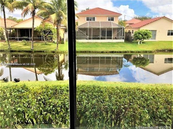 342 Lakeview Dr 102, Weston FL 33326