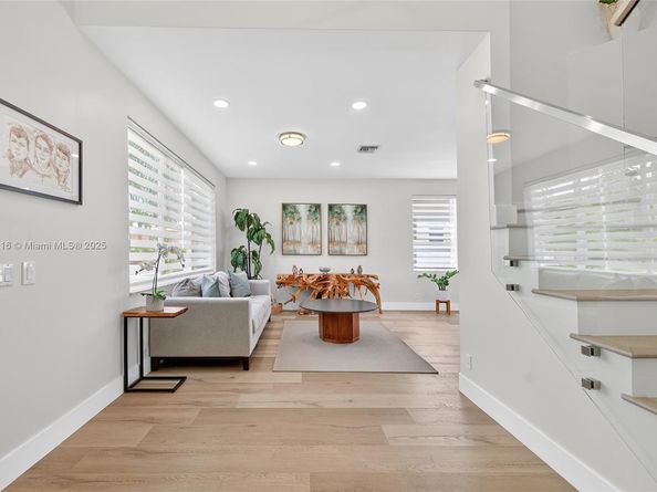 1127 Hidden Valley Way, Weston FL 33327
