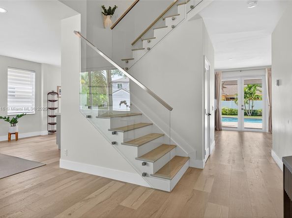 1127 Hidden Valley Way, Weston FL 33327