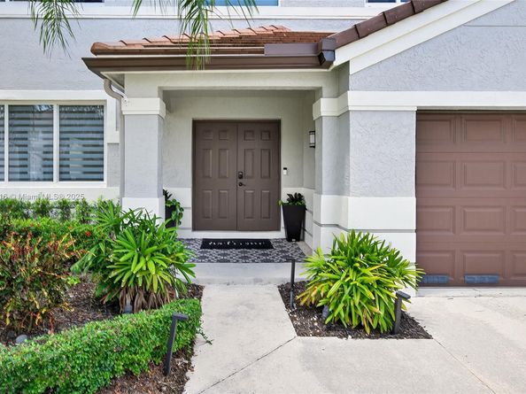 1127 Hidden Valley Way, Weston FL 33327