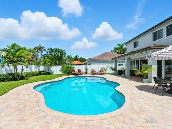 1127 Hidden Valley Way, Weston FL 33327