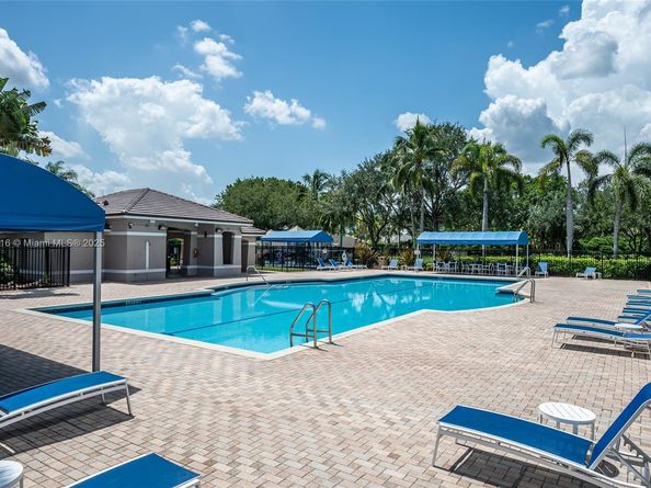 1127 Hidden Valley Way, Weston FL 33327