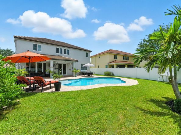 1127 Hidden Valley Way, Weston FL 33327