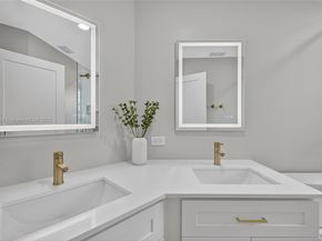 1127 Hidden Valley Way, Weston FL 33327