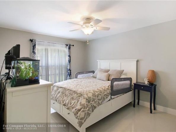 12180 NW 2nd St, Coral Springs FL 33071