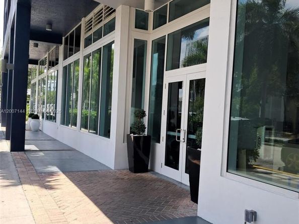 275 NE 18th St 1704, Miami FL 33132