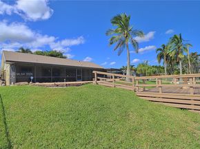 1351 NW 114th Ave, Pembroke Pines FL 33026