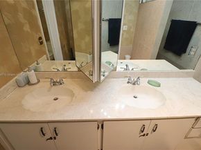 1351 NW 114th Ave, Pembroke Pines FL 33026