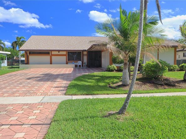 1351 NW 114th Ave, Pembroke Pines FL 33026