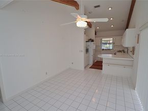 1351 NW 114th Ave, Pembroke Pines FL 33026