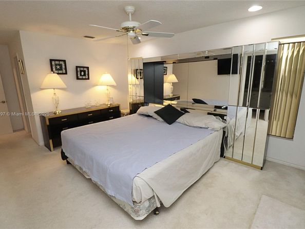 1351 NW 114th Ave, Pembroke Pines FL 33026