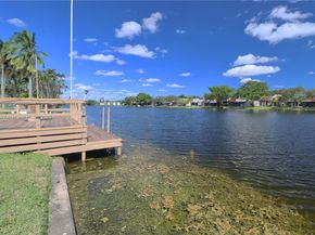 1351 NW 114th Ave, Pembroke Pines FL 33026