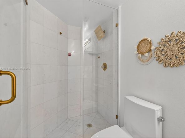 3500 Mystic Pointe Dr 1804, Aventura FL 33180