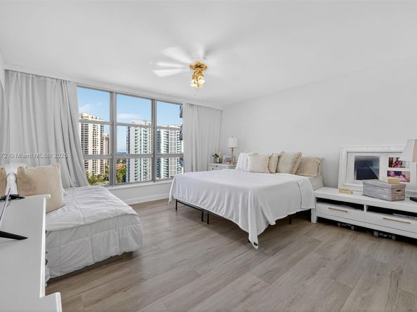 3500 Mystic Pointe Dr 1804, Aventura FL 33180