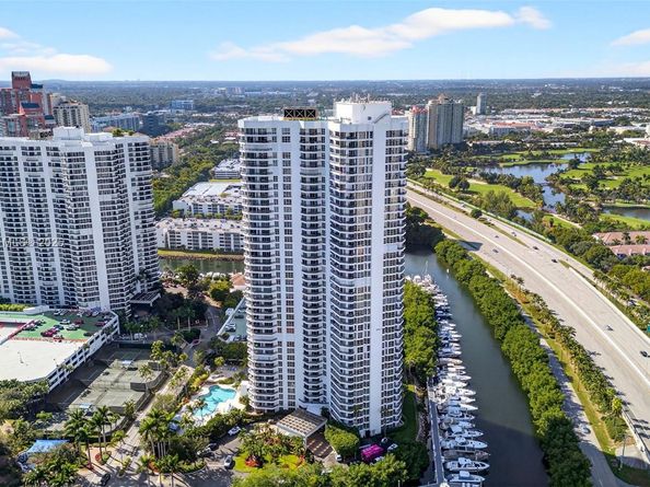 3500 Mystic Pointe Dr 1804, Aventura FL 33180