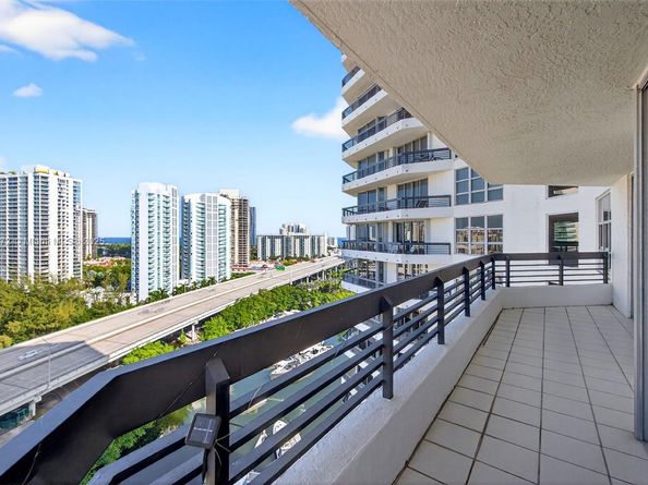 3500 Mystic Pointe Dr 1804, Aventura FL 33180