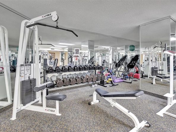 3500 Mystic Pointe Dr 1804, Aventura FL 33180