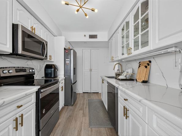 3500 Mystic Pointe Dr 1804, Aventura FL 33180