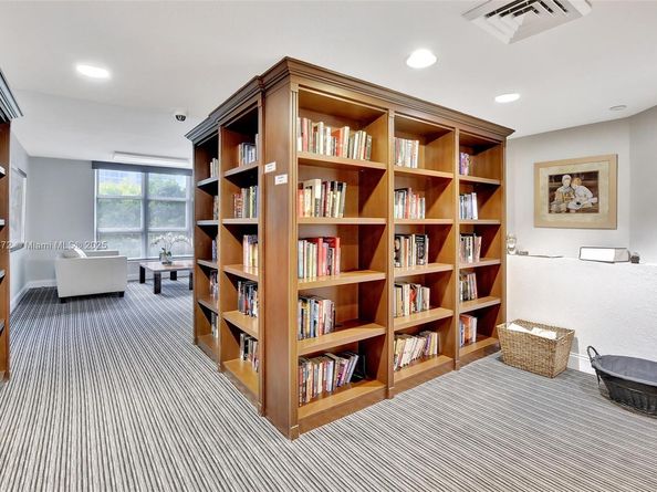 3500 Mystic Pointe Dr 1804, Aventura FL 33180