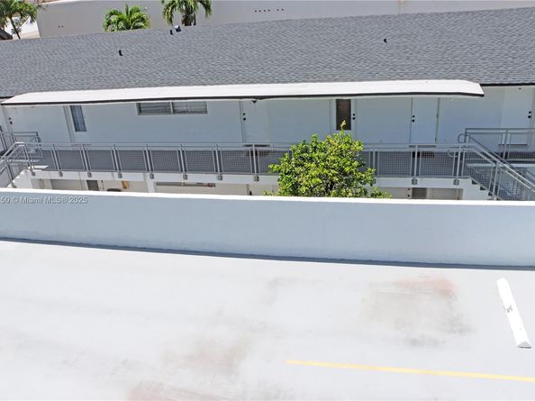 6900 Bay Dr 3I, Miami Beach FL 33141