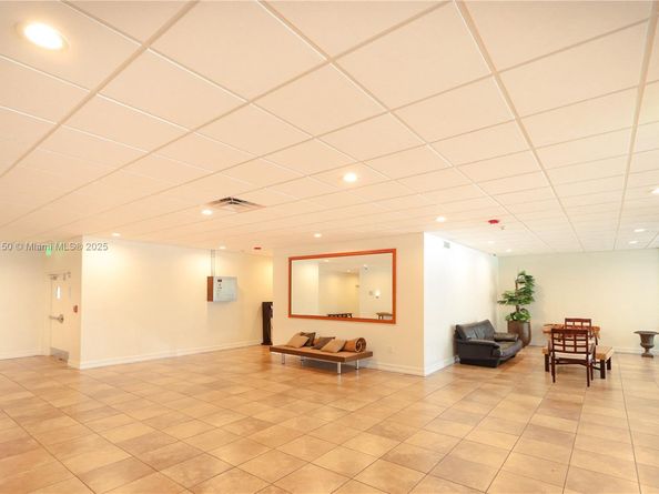 6900 Bay Dr 3I, Miami Beach FL 33141