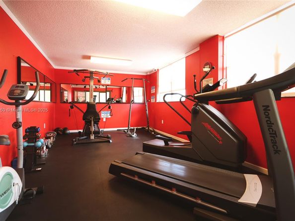6900 Bay Dr 3I, Miami Beach FL 33141