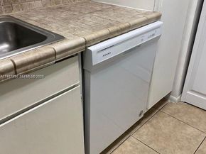 3948 NW 87th Ave 3948, Sunrise FL 33351